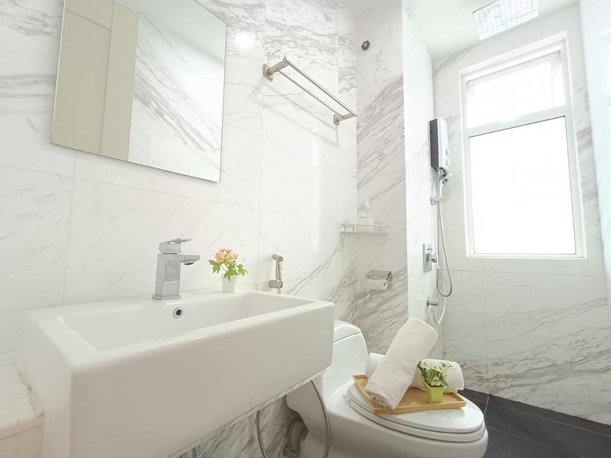Appartamento Tritower By Antlerzone Johor Bahru Esterno foto