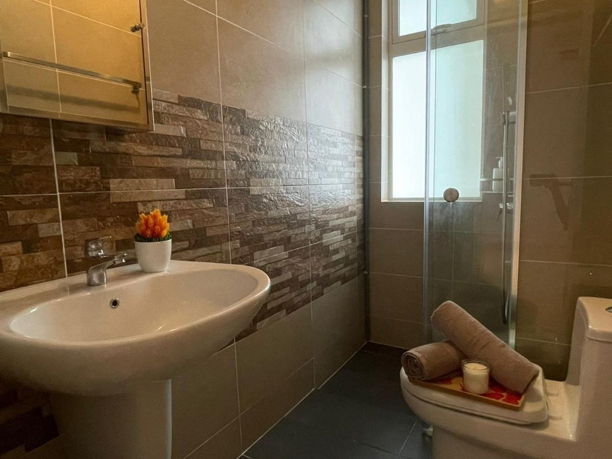 Appartamento Tritower By Antlerzone Johor Bahru Esterno foto