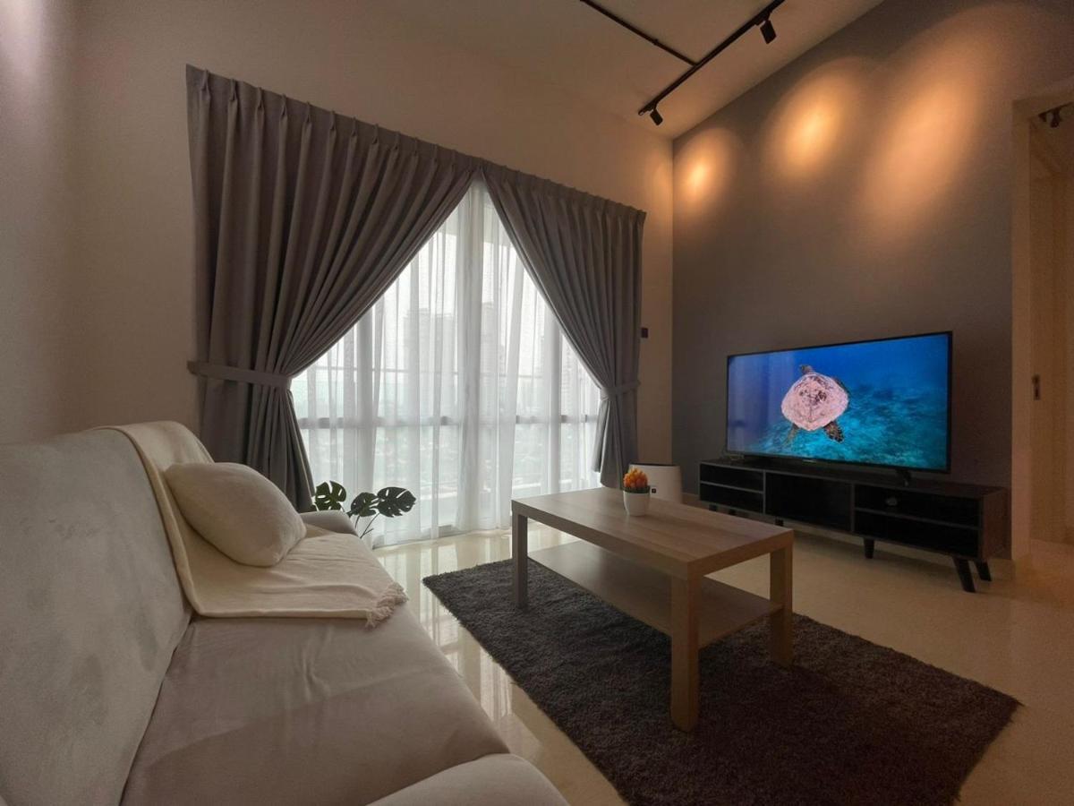 Appartamento Tritower By Antlerzone Johor Bahru Esterno foto