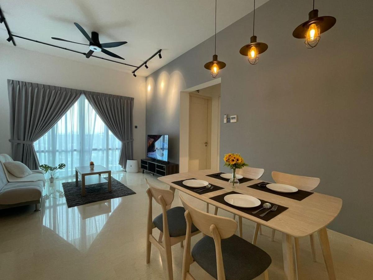 Appartamento Tritower By Antlerzone Johor Bahru Esterno foto
