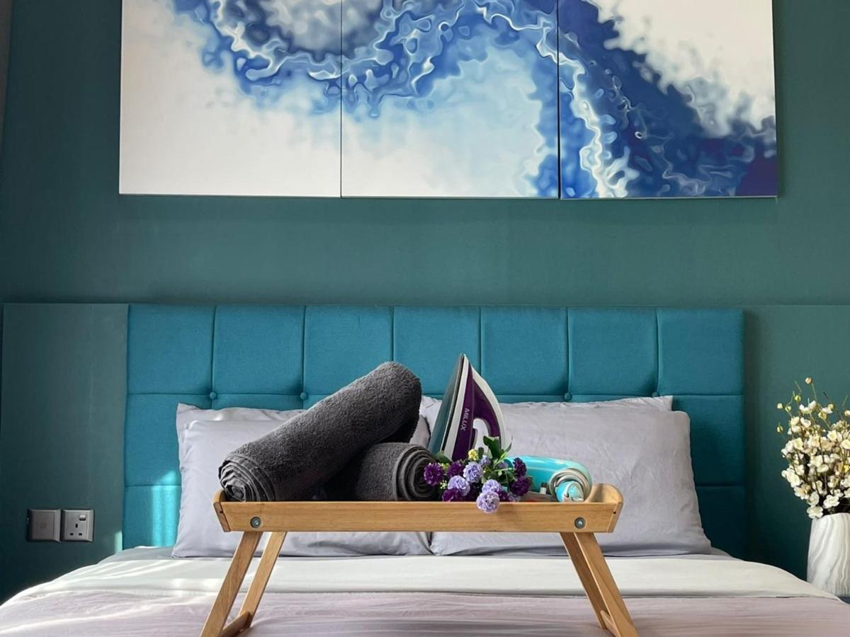 Appartamento Tritower By Antlerzone Johor Bahru Esterno foto
